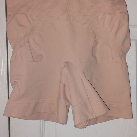 MAGISCULPT medium control high waist thigh shaper.  Style HPO30  Sz 16/18 NWOT - Picture 2 of 5